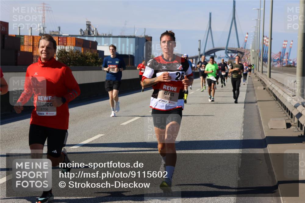03.10.2025 - Köhlbrandbrückenlauf Strokosch-Dieckow http://msf.ph/oto/9115602 03.10.2025 12:49:06 Position 3 6706, 26, 4579 meine-sportfotos.de