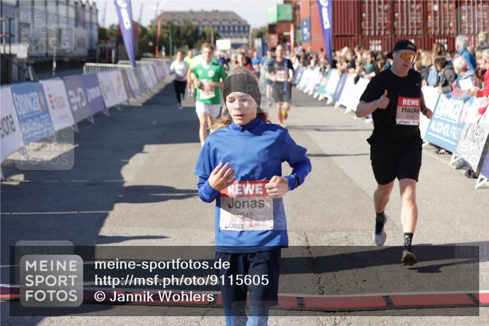 03.10.2025 - Köhlbrandbrückenlauf Jannik Wohlers http://msf.ph/oto/9115605 03.10.2025 13:02:22 Ziel 4109, 4130, 4271, 4277, 4281, 4337, 4492, 4783, 4946, 5080, 5617, 5697, 5747, 5784, 5845, 6465, 6492 meine-sportfotos.de