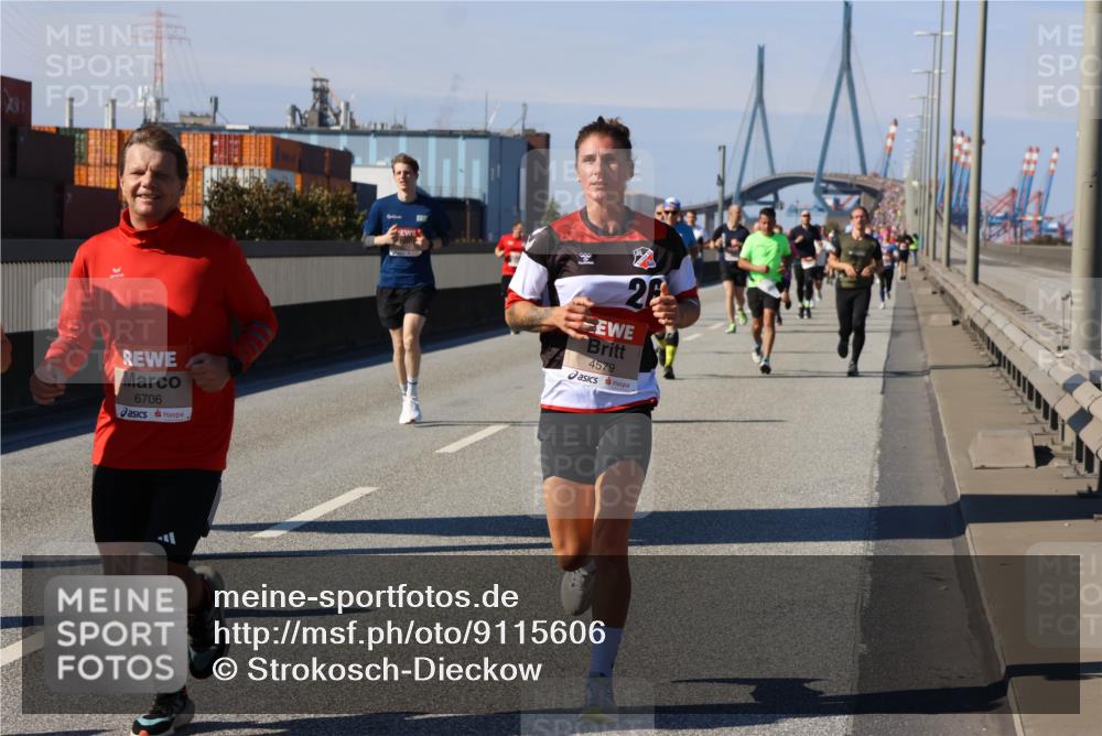 03.10.2025 - Köhlbrandbrückenlauf Strokosch-Dieckow http://msf.ph/oto/9115606 03.10.2025 12:49:07 Position 3 6706, 28, 4579 meine-sportfotos.de