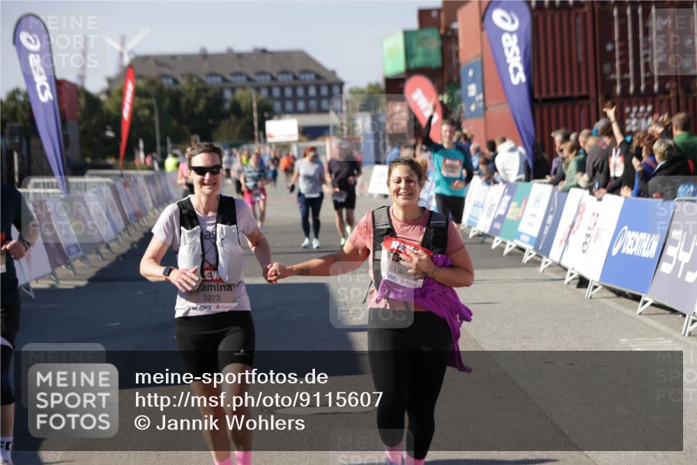 03.10.2025 - Köhlbrandbrückenlauf Jannik Wohlers http://msf.ph/oto/9115607 03.10.2025 13:32:53 Ziel 5110, 5133, 5187, 5273, 5446, 5477, 5478, 6147, 6148, 6513 meine-sportfotos.de