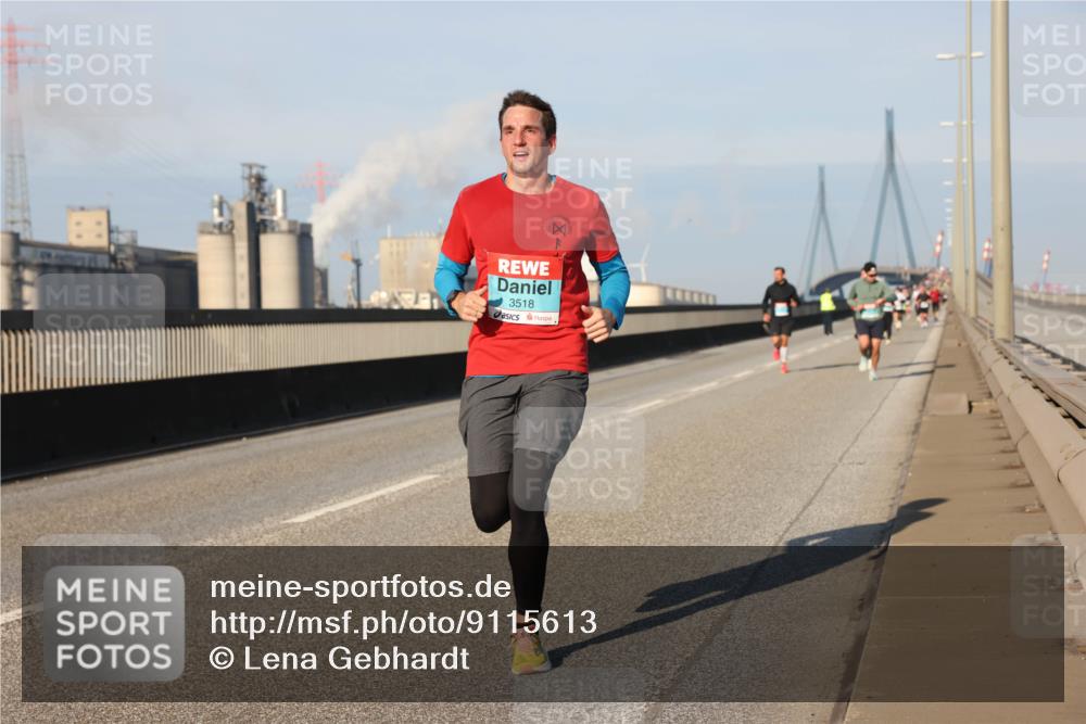 03.10.2025 - Köhlbrandbrückenlauf Lena Gebhardt http://msf.ph/oto/9115613 03.10.2025 09:43:37 Position 2 3518 meine-sportfotos.de