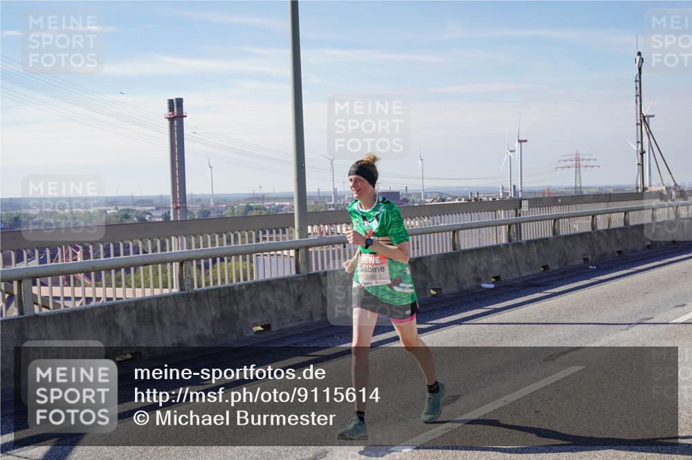 03.10.2025 - Köhlbrandbrückenlauf Michael Burmester http://msf.ph/oto/9115614 03.10.2025 12:57:09 Position 2 5092 meine-sportfotos.de