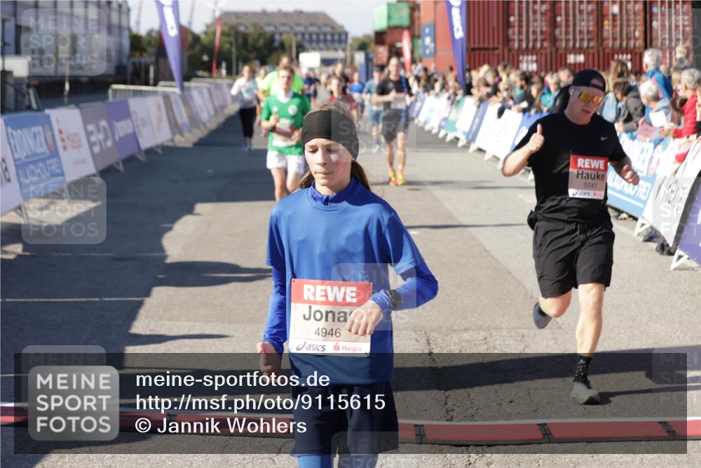03.10.2025 - Köhlbrandbrückenlauf Jannik Wohlers http://msf.ph/oto/9115615 03.10.2025 13:02:22 Ziel 4109, 4130, 4271, 4277, 4281, 4337, 4492, 4783, 4946, 5080, 5617, 5697, 5747, 5784, 5845, 6465, 6492 meine-sportfotos.de
