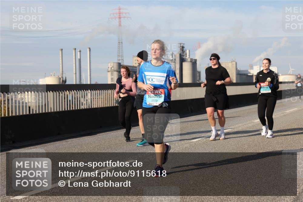 03.10.2025 - Köhlbrandbrückenlauf Lena Gebhardt http://msf.ph/oto/9115618 03.10.2025 10:18:29 Position 2 2520, 3103 meine-sportfotos.de