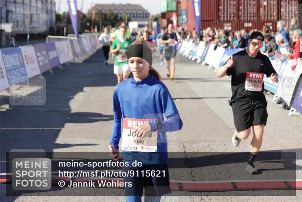 03.10.2025 - Köhlbrandbrückenlauf Jannik Wohlers http://msf.ph/oto/9115621 03.10.2025 13:02:22 Ziel 4109, 4130, 4271, 4277, 4281, 4337, 4492, 4783, 4946, 5080, 5617, 5697, 5747, 5784, 5845, 6465, 6492 meine-sportfotos.de