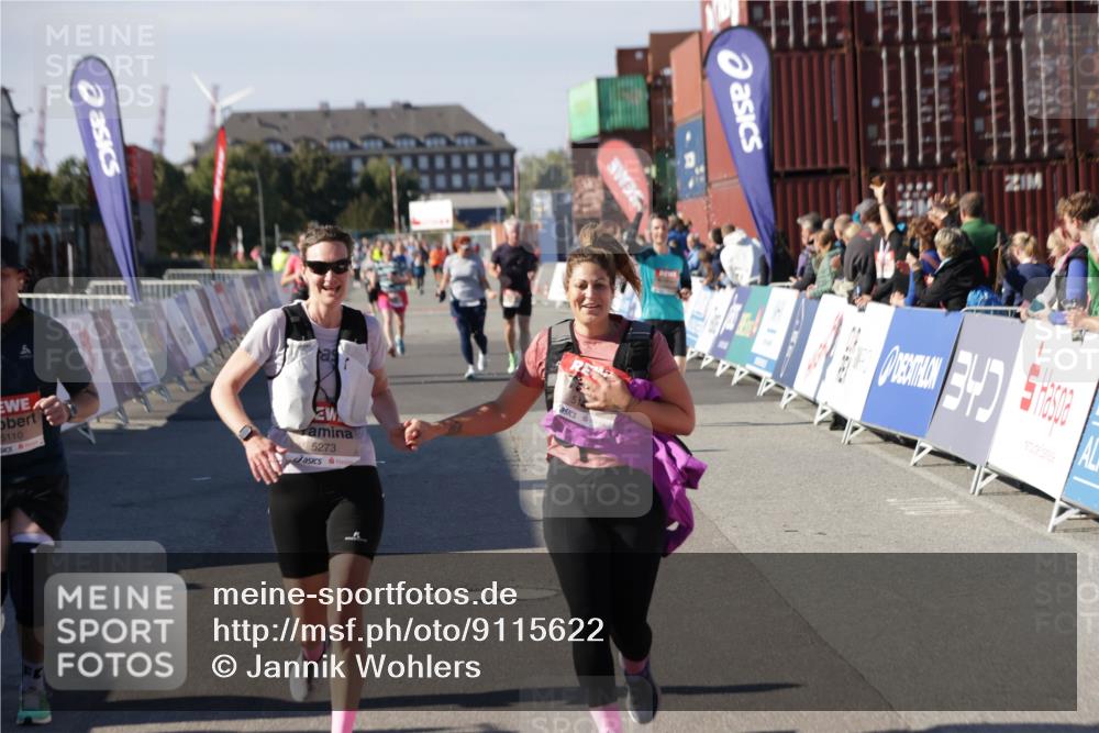 03.10.2025 - Köhlbrandbrückenlauf Jannik Wohlers http://msf.ph/oto/9115622 03.10.2025 13:32:53 Ziel 5110, 5133, 5187, 5273, 5446, 5477, 5478, 6147, 6148, 6513 meine-sportfotos.de