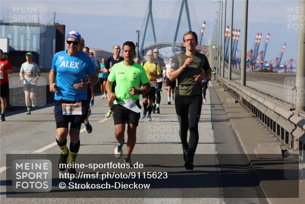 03.10.2025 - Köhlbrandbrückenlauf Strokosch-Dieckow http://msf.ph/oto/9115623 03.10.2025 12:49:11 Position 3 6092 meine-sportfotos.de