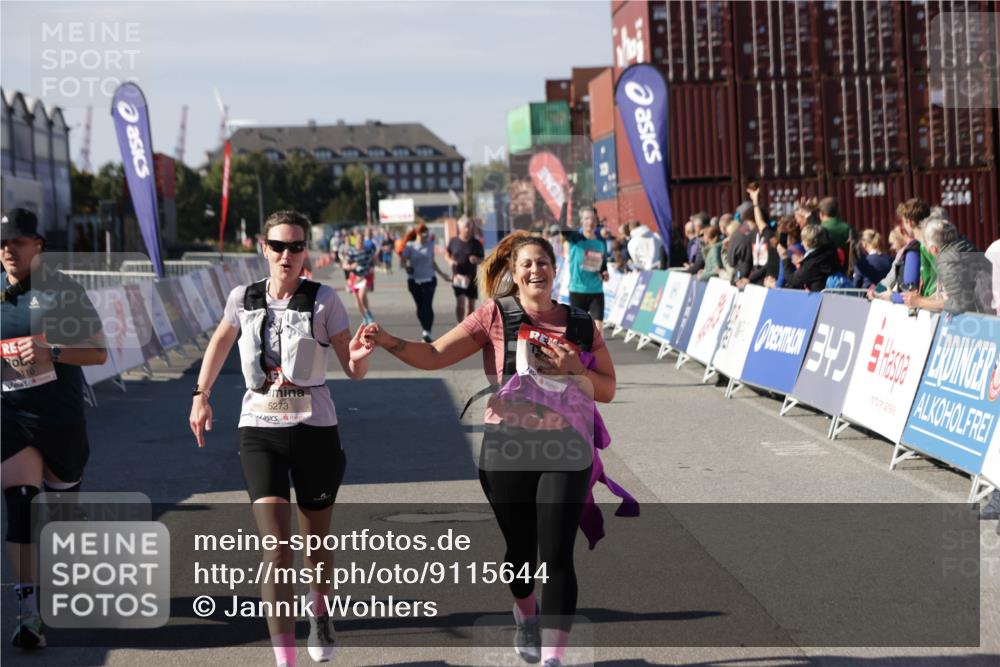 03.10.2025 - Köhlbrandbrückenlauf Jannik Wohlers http://msf.ph/oto/9115644 03.10.2025 13:32:54 Ziel 4582, 5110, 5133, 5187, 5273, 5446, 5477, 5478, 6147, 6148, 6513 meine-sportfotos.de