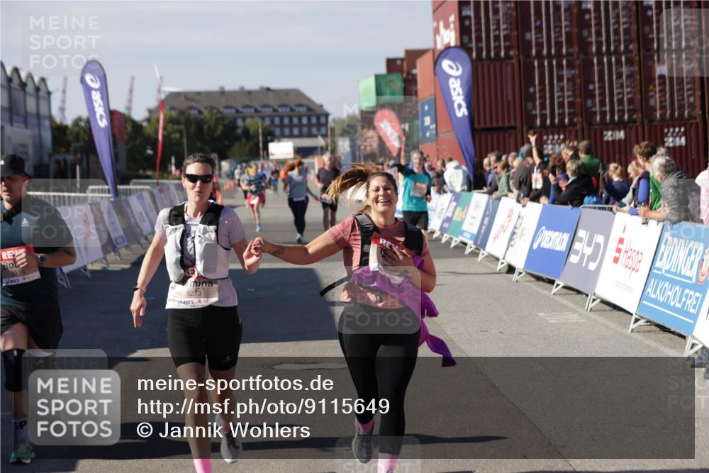 03.10.2025 - Köhlbrandbrückenlauf Jannik Wohlers http://msf.ph/oto/9115649 03.10.2025 13:32:54 Ziel 4582, 5110, 5133, 5187, 5273, 5446, 5477, 5478, 6147, 6148, 6513 meine-sportfotos.de