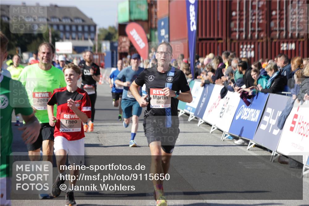 03.10.2025 - Köhlbrandbrückenlauf Jannik Wohlers http://msf.ph/oto/9115650 03.10.2025 13:02:24 Ziel 4130, 4187, 4271, 4277, 4281, 4337, 4380, 4492, 4783, 4946, 5080, 5617, 5697, 5747, 5784, 5845, 6465, 6492 meine-sportfotos.de