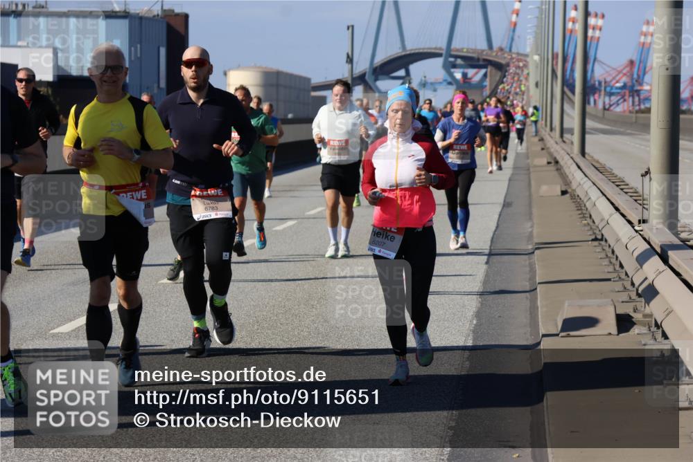 03.10.2025 - Köhlbrandbrückenlauf Strokosch-Dieckow http://msf.ph/oto/9115651 03.10.2025 12:49:17 Position 3 6783, 6207 meine-sportfotos.de