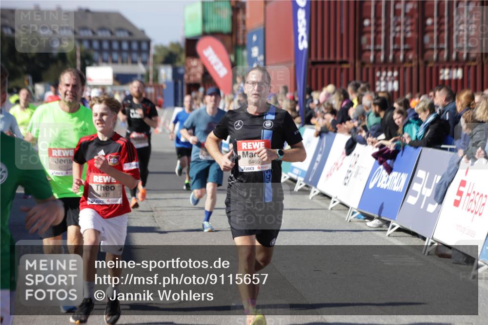 03.10.2025 - Köhlbrandbrückenlauf Jannik Wohlers http://msf.ph/oto/9115657 03.10.2025 13:02:24 Ziel 4130, 4187, 4271, 4277, 4281, 4337, 4380, 4492, 4783, 4946, 5080, 5617, 5697, 5747, 5784, 5845, 6465, 6492 meine-sportfotos.de
