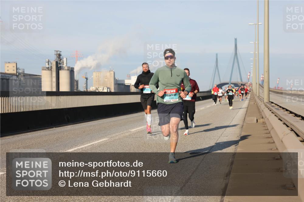 03.10.2025 - Köhlbrandbrückenlauf Lena Gebhardt http://msf.ph/oto/9115660 03.10.2025 09:43:43 Position 2 1143 meine-sportfotos.de