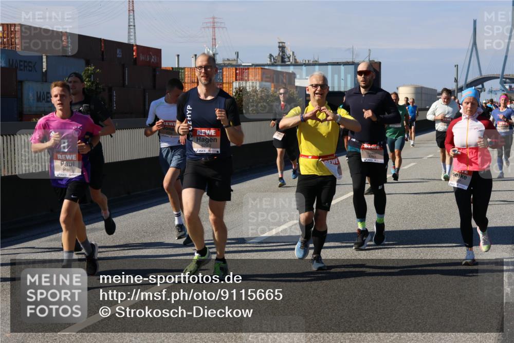 03.10.2025 - Köhlbrandbrückenlauf Strokosch-Dieckow http://msf.ph/oto/9115665 03.10.2025 12:49:18 Position 3 4118, 474, 5793, 6783 meine-sportfotos.de