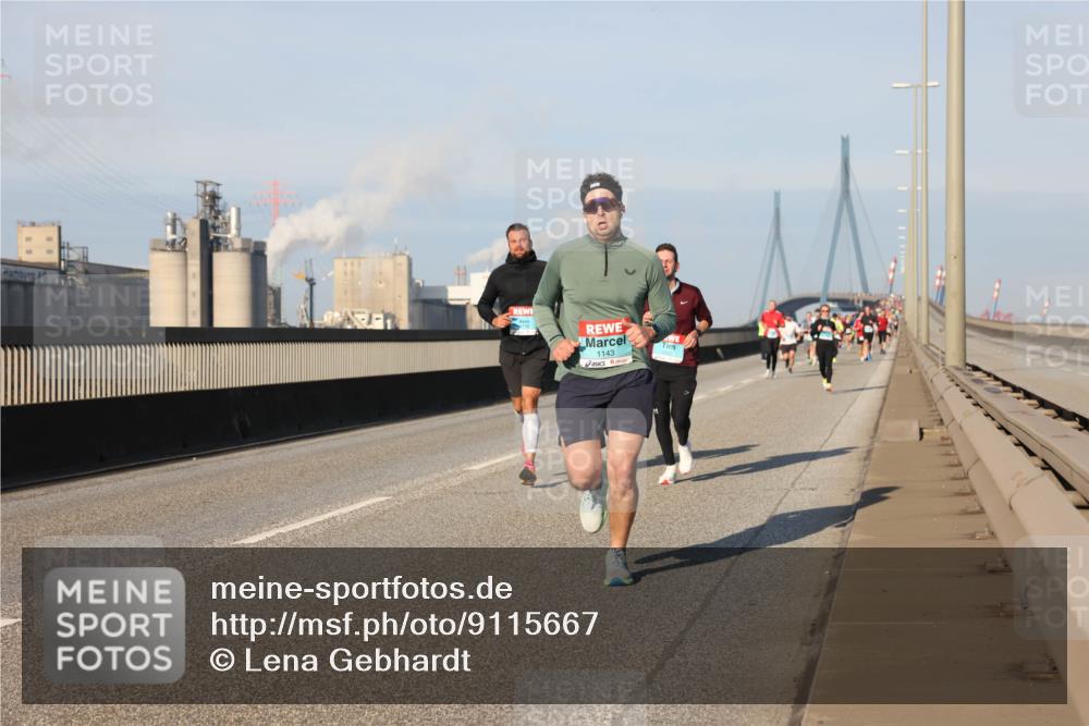 03.10.2025 - Köhlbrandbrückenlauf Lena Gebhardt http://msf.ph/oto/9115667 03.10.2025 09:43:43 Position 2 1143 meine-sportfotos.de