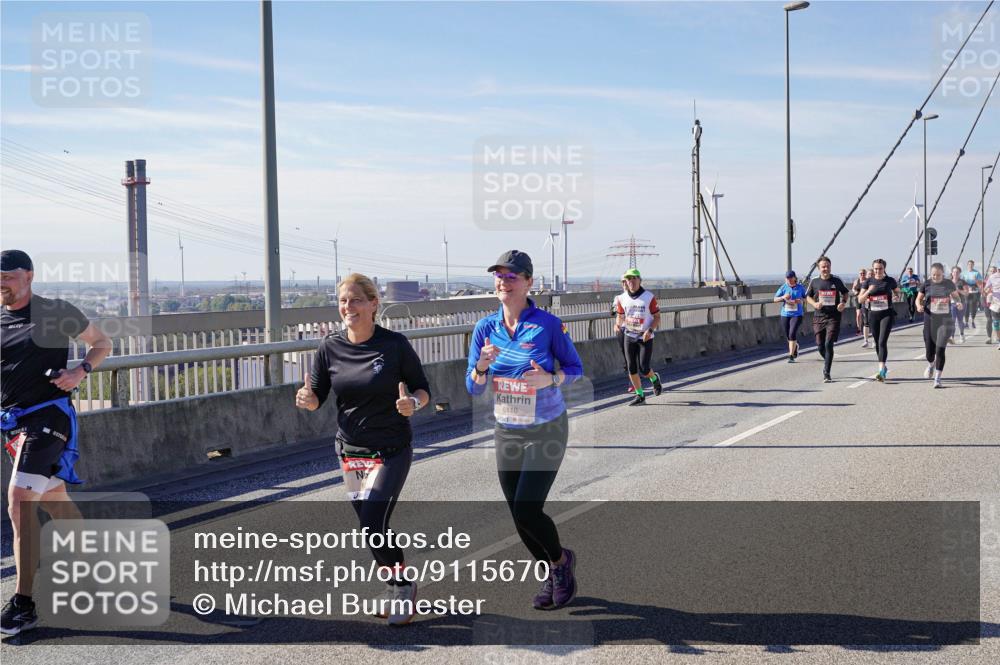 03.10.2025 - Köhlbrandbrückenlauf Michael Burmester http://msf.ph/oto/9115670 03.10.2025 12:57:21 Position 2 6110 meine-sportfotos.de