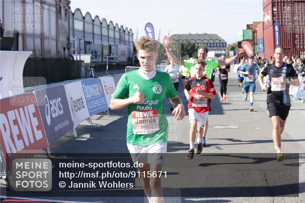 03.10.2025 - Köhlbrandbrückenlauf Jannik Wohlers http://msf.ph/oto/9115671 03.10.2025 13:02:25 Ziel 4130, 4187, 4271, 4277, 4337, 4380, 4492, 4783, 4946, 5080, 5617, 5697, 5747, 5784, 5845, 6465, 6492 meine-sportfotos.de