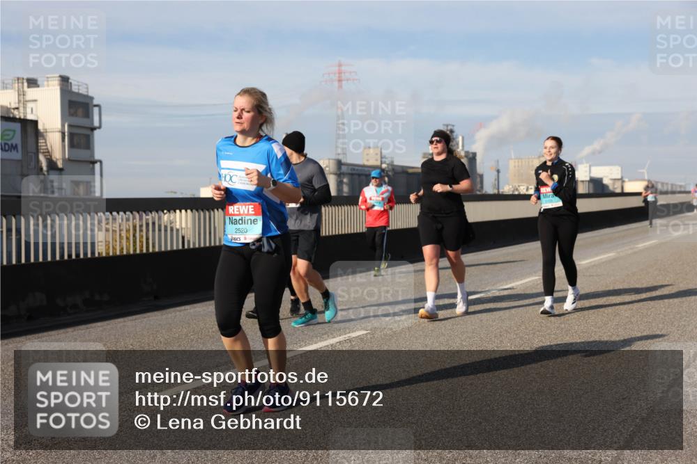 03.10.2025 - Köhlbrandbrückenlauf Lena Gebhardt http://msf.ph/oto/9115672 03.10.2025 10:18:30 Position 2 2520 meine-sportfotos.de