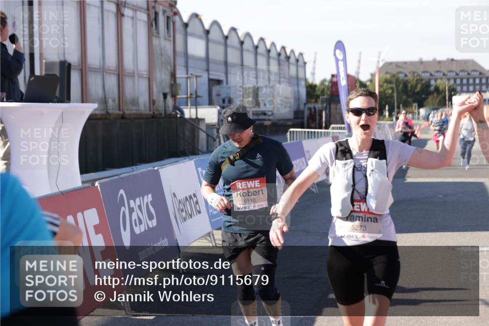 03.10.2025 - Köhlbrandbrückenlauf Jannik Wohlers http://msf.ph/oto/9115679 03.10.2025 13:32:55 Ziel 4582, 5110, 5133, 5187, 5273, 5446, 5477, 5478, 6147, 6148, 6513 meine-sportfotos.de