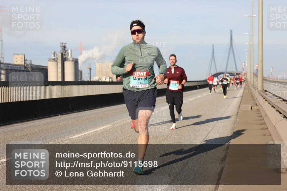 03.10.2025 - Köhlbrandbrückenlauf Lena Gebhardt http://msf.ph/oto/9115698 03.10.2025 09:43:43 Position 2 1143 meine-sportfotos.de