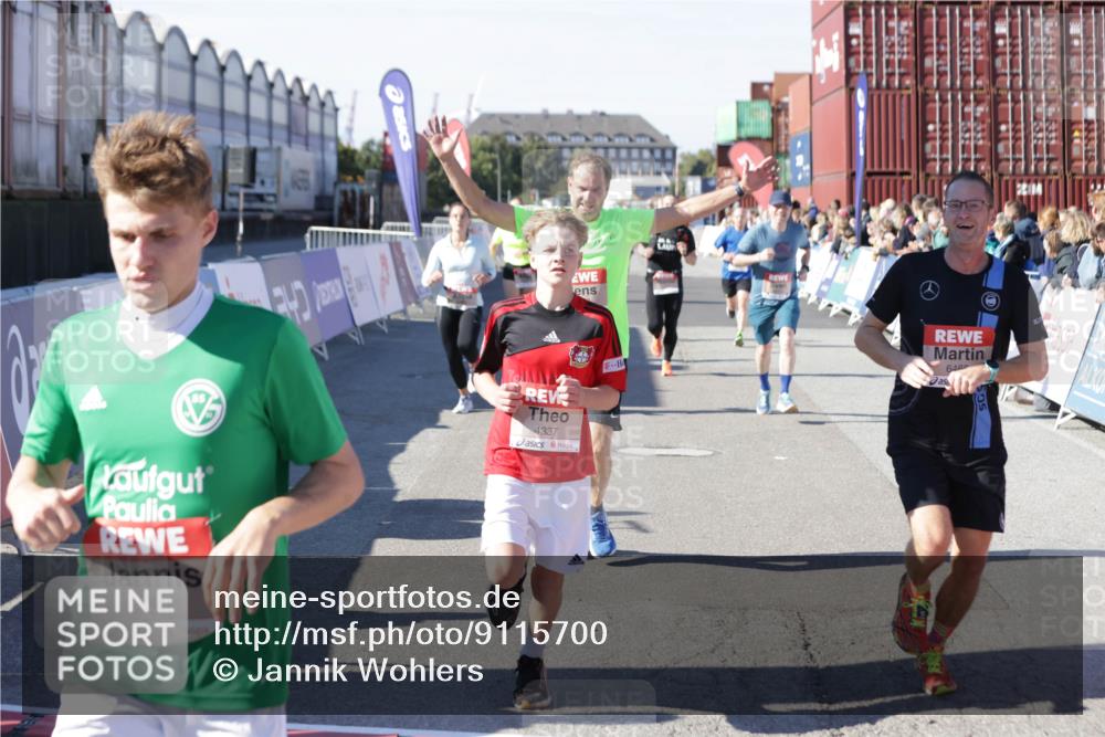 03.10.2025 - Köhlbrandbrückenlauf Jannik Wohlers http://msf.ph/oto/9115700 03.10.2025 13:02:25 Ziel 4130, 4187, 4271, 4277, 4337, 4380, 4492, 4783, 4946, 5080, 5617, 5697, 5747, 5784, 5845, 6465, 6492 meine-sportfotos.de
