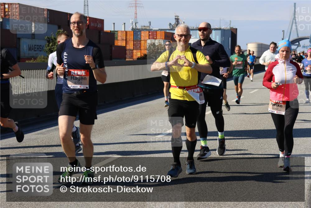 03.10.2025 - Köhlbrandbrückenlauf Strokosch-Dieckow http://msf.ph/oto/9115708 03.10.2025 12:49:19 Position 3 5793, 6207 meine-sportfotos.de