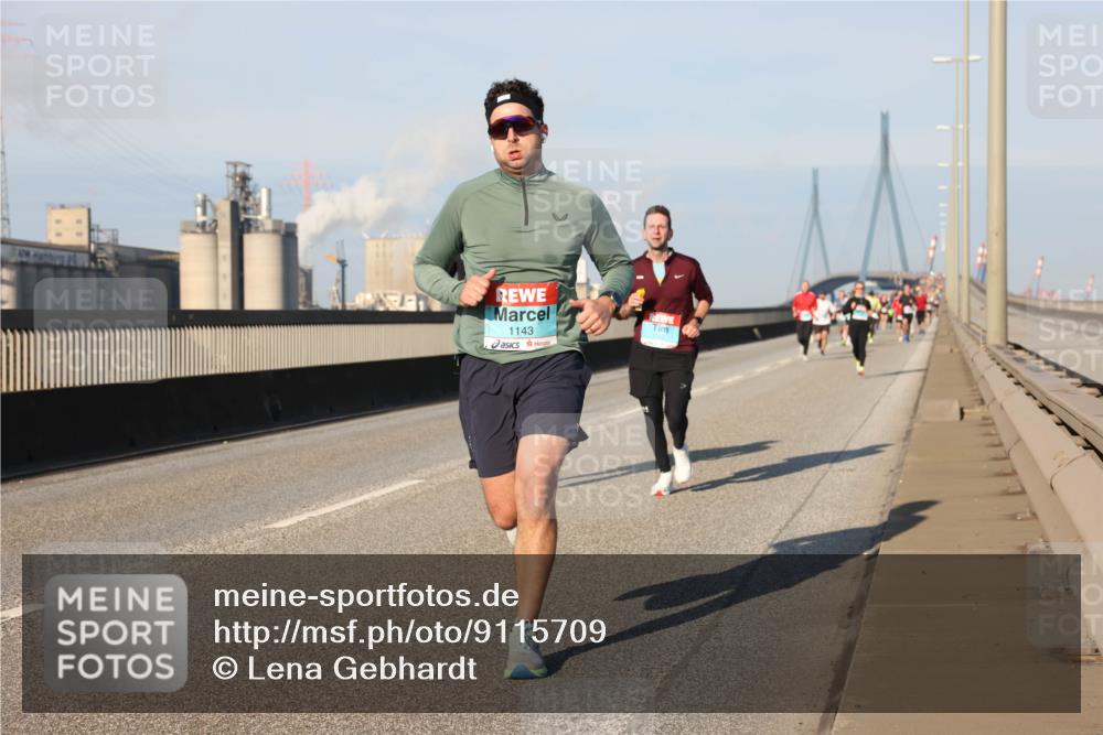 03.10.2025 - Köhlbrandbrückenlauf Lena Gebhardt http://msf.ph/oto/9115709 03.10.2025 09:43:43 Position 2 1143 meine-sportfotos.de