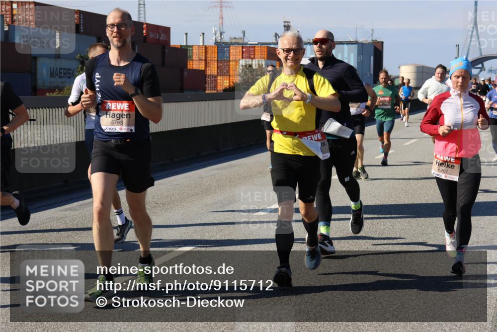 03.10.2025 - Köhlbrandbrückenlauf Strokosch-Dieckow http://msf.ph/oto/9115712 03.10.2025 12:49:19 Position 3 5793, 6207 meine-sportfotos.de