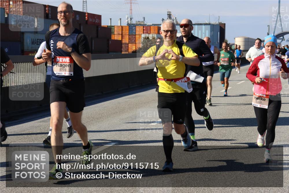 03.10.2025 - Köhlbrandbrückenlauf Strokosch-Dieckow http://msf.ph/oto/9115715 03.10.2025 12:49:19 Position 3 5793, 6207 meine-sportfotos.de