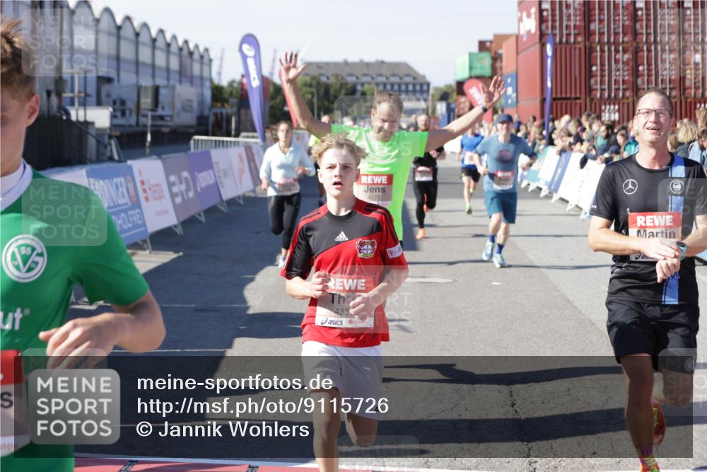 03.10.2025 - Köhlbrandbrückenlauf Jannik Wohlers http://msf.ph/oto/9115726 03.10.2025 13:02:25 Ziel 4130, 4187, 4271, 4277, 4337, 4380, 4492, 4783, 4946, 5080, 5617, 5697, 5747, 5784, 5845, 6465, 6492 meine-sportfotos.de