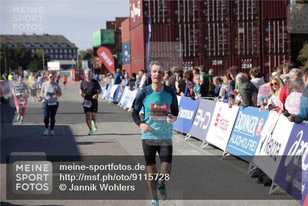 03.10.2025 - Köhlbrandbrückenlauf Jannik Wohlers http://msf.ph/oto/9115728 03.10.2025 13:32:59 Ziel 4582, 4941, 5110, 5133, 5187, 5273, 5446, 5477, 5478, 6067, 6455, 6513 meine-sportfotos.de