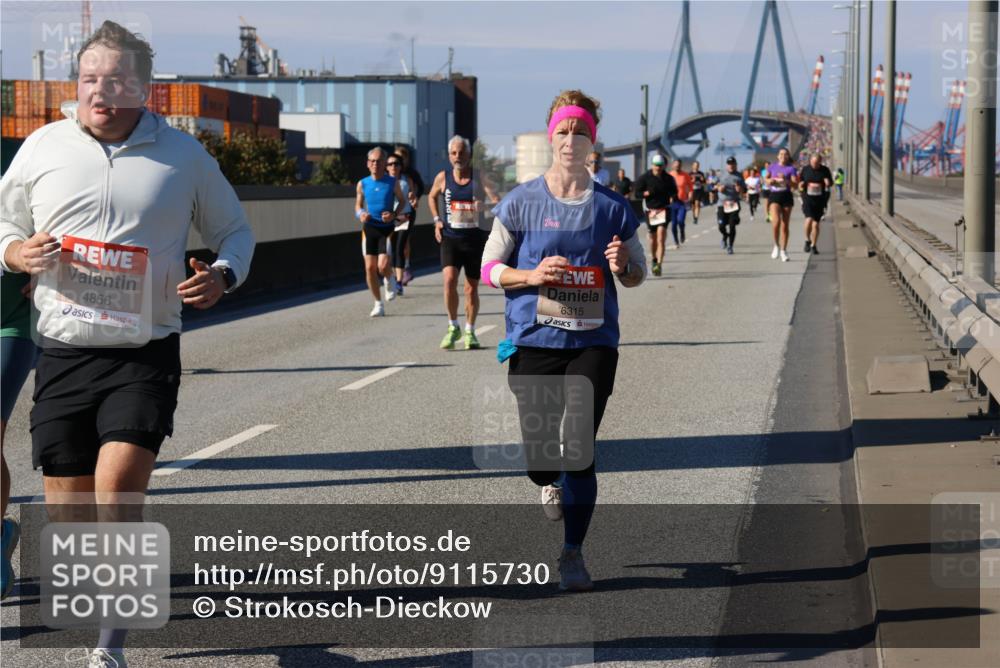 03.10.2025 - Köhlbrandbrückenlauf Strokosch-Dieckow http://msf.ph/oto/9115730 03.10.2025 12:49:23 Position 3 4856, 4112, 6315 meine-sportfotos.de