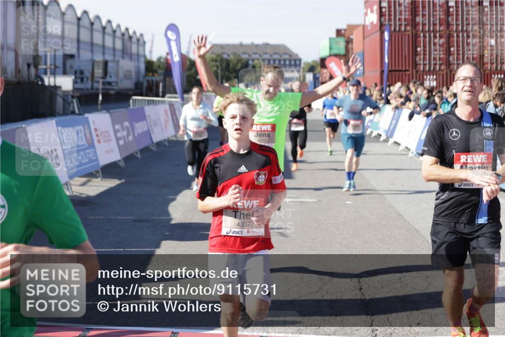 03.10.2025 - Köhlbrandbrückenlauf Jannik Wohlers http://msf.ph/oto/9115731 03.10.2025 13:02:25 Ziel 4130, 4187, 4271, 4277, 4337, 4380, 4492, 4783, 4946, 5080, 5617, 5697, 5747, 5784, 5845, 6465, 6492 meine-sportfotos.de
