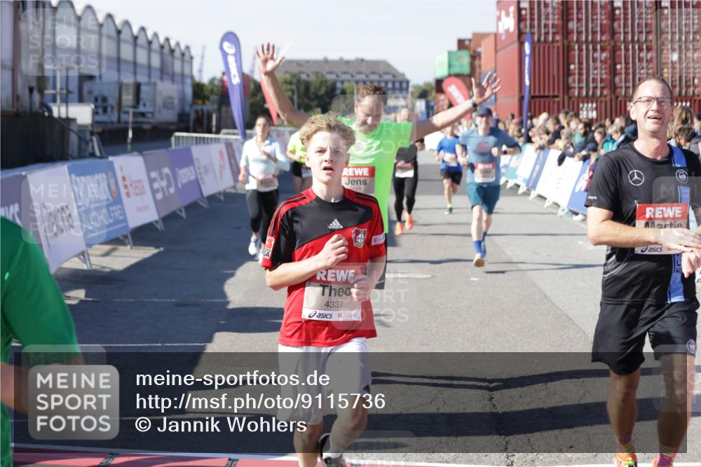 03.10.2025 - Köhlbrandbrückenlauf Jannik Wohlers http://msf.ph/oto/9115736 03.10.2025 13:02:26 Ziel 4187, 4271, 4277, 4337, 4380, 4492, 4783, 4946, 5080, 5617, 5697, 5747, 5784, 5845, 6465, 6492 meine-sportfotos.de