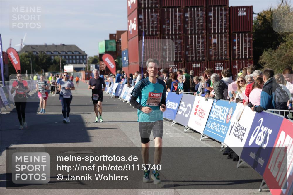 03.10.2025 - Köhlbrandbrückenlauf Jannik Wohlers http://msf.ph/oto/9115740 03.10.2025 13:32:59 Ziel 4582, 4941, 5110, 5133, 5187, 5273, 5446, 5477, 5478, 6067, 6455, 6513 meine-sportfotos.de