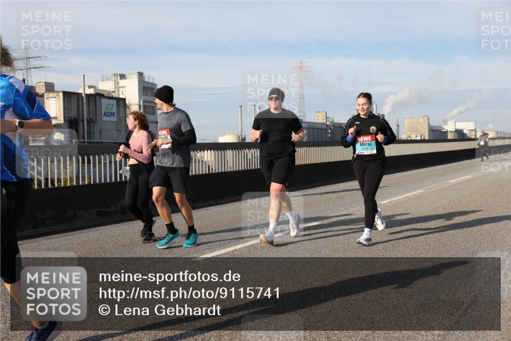 03.10.2025 - Köhlbrandbrückenlauf Lena Gebhardt http://msf.ph/oto/9115741 03.10.2025 10:18:31 Position 2 3103 meine-sportfotos.de