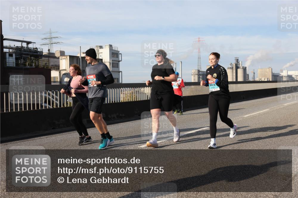03.10.2025 - Köhlbrandbrückenlauf Lena Gebhardt http://msf.ph/oto/9115755 03.10.2025 10:18:31 Position 2 3103 meine-sportfotos.de