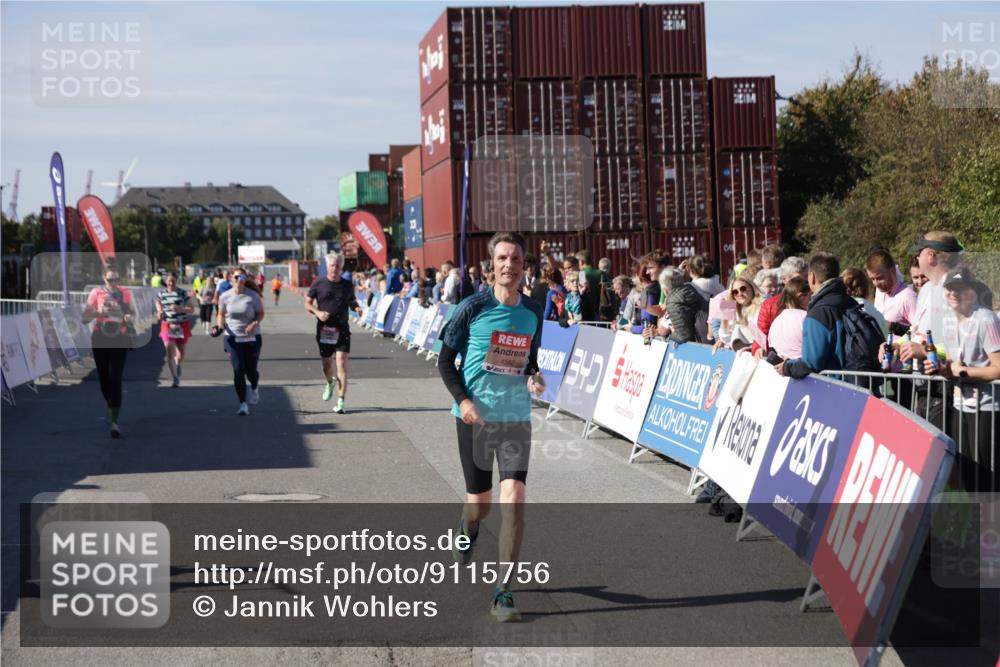 03.10.2025 - Köhlbrandbrückenlauf Jannik Wohlers http://msf.ph/oto/9115756 03.10.2025 13:32:59 Ziel 4582, 4941, 5110, 5133, 5187, 5273, 5446, 5477, 5478, 6067, 6455, 6513 meine-sportfotos.de