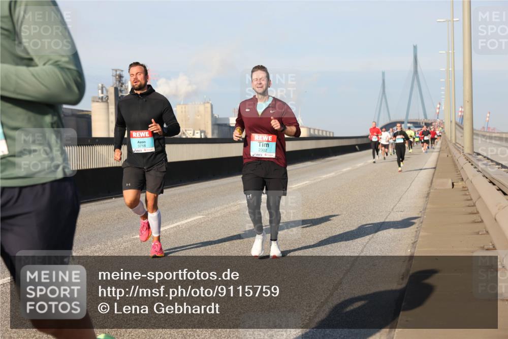 03.10.2025 - Köhlbrandbrückenlauf Lena Gebhardt http://msf.ph/oto/9115759 03.10.2025 09:43:44 Position 2 3718, 2302 meine-sportfotos.de