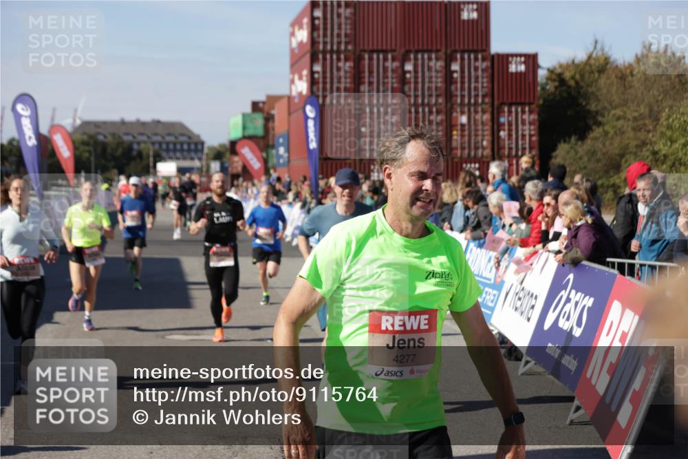03.10.2025 - Köhlbrandbrückenlauf Jannik Wohlers http://msf.ph/oto/9115764 03.10.2025 13:02:27 Ziel 4187, 4271, 4277, 4337, 4380, 4492, 4783, 4946, 5080, 5617, 5697, 5747, 5784, 5845, 6465, 6492 meine-sportfotos.de