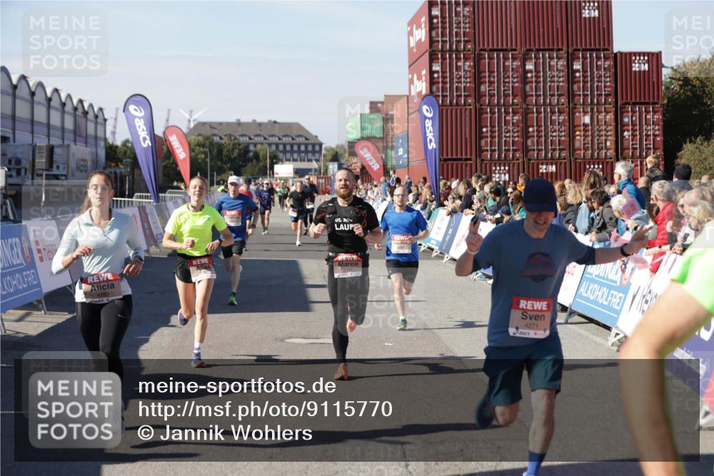 03.10.2025 - Köhlbrandbrückenlauf Jannik Wohlers http://msf.ph/oto/9115770 03.10.2025 13:02:27 Ziel 4187, 4271, 4277, 4337, 4380, 4492, 4783, 4946, 5080, 5617, 5697, 5747, 5784, 5845, 6465, 6492 meine-sportfotos.de