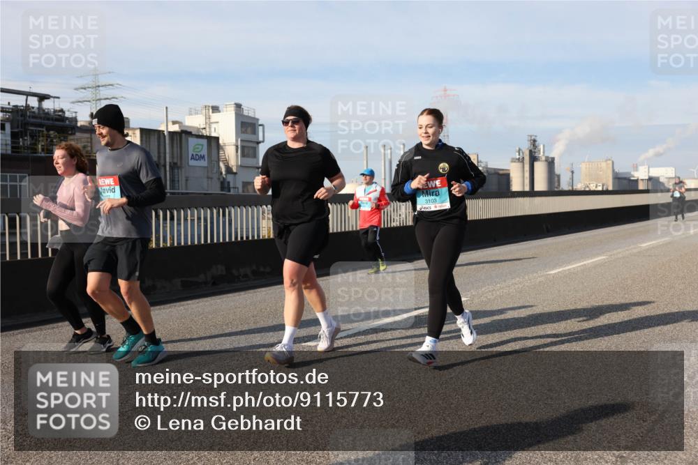 03.10.2025 - Köhlbrandbrückenlauf Lena Gebhardt http://msf.ph/oto/9115773 03.10.2025 10:18:32 Position 2 2277, 3103 meine-sportfotos.de