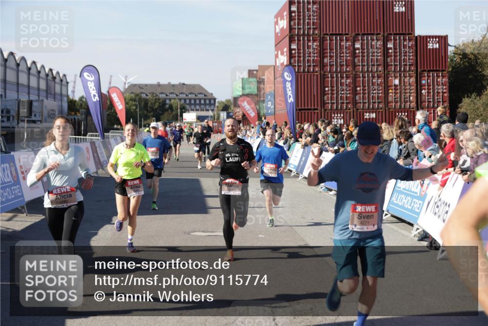 03.10.2025 - Köhlbrandbrückenlauf Jannik Wohlers http://msf.ph/oto/9115774 03.10.2025 13:02:27 Ziel 4187, 4271, 4277, 4337, 4380, 4492, 4783, 4946, 5080, 5617, 5697, 5747, 5784, 5845, 6465, 6492 meine-sportfotos.de