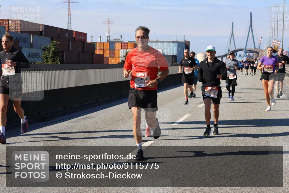 03.10.2025 - Köhlbrandbrückenlauf Strokosch-Dieckow http://msf.ph/oto/9115775 03.10.2025 12:49:32 Position 3 1958, 6175 meine-sportfotos.de