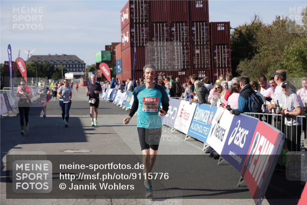 03.10.2025 - Köhlbrandbrückenlauf Jannik Wohlers http://msf.ph/oto/9115776 03.10.2025 13:33:00 Ziel 4582, 4941, 5110, 5133, 5187, 5273, 5446, 5477, 5478, 6067, 6376, 6455 meine-sportfotos.de