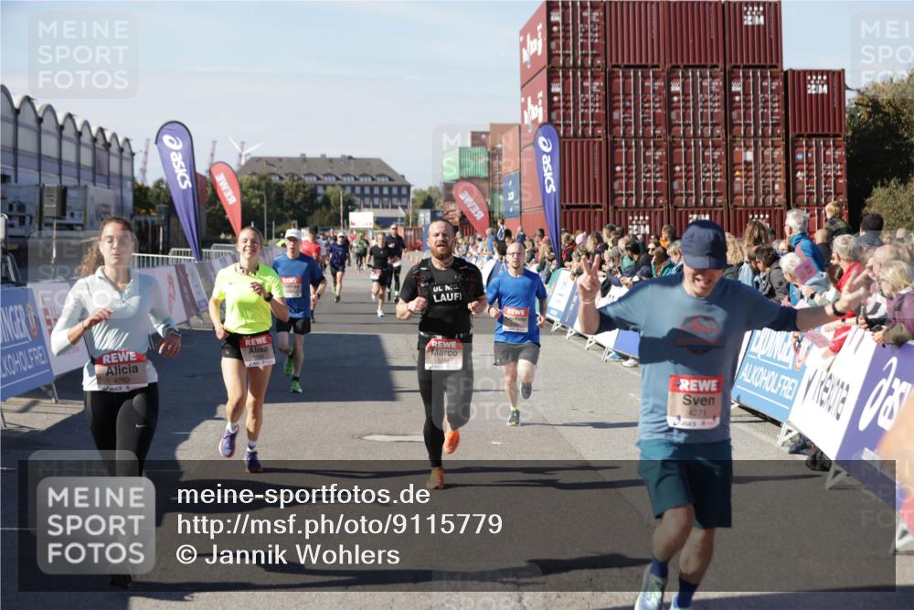 03.10.2025 - Köhlbrandbrückenlauf Jannik Wohlers http://msf.ph/oto/9115779 03.10.2025 13:02:27 Ziel 4187, 4271, 4277, 4337, 4380, 4492, 4783, 4946, 5080, 5617, 5697, 5747, 5784, 5845, 6465, 6492 meine-sportfotos.de