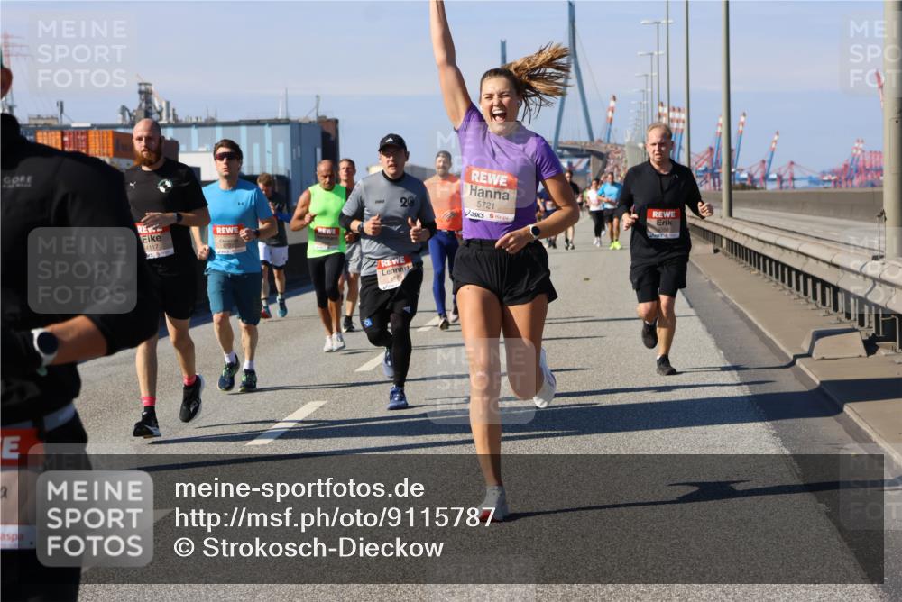 03.10.2025 - Köhlbrandbrückenlauf Strokosch-Dieckow http://msf.ph/oto/9115787 03.10.2025 12:49:34 Position 3 4117, 5126, 5721 meine-sportfotos.de