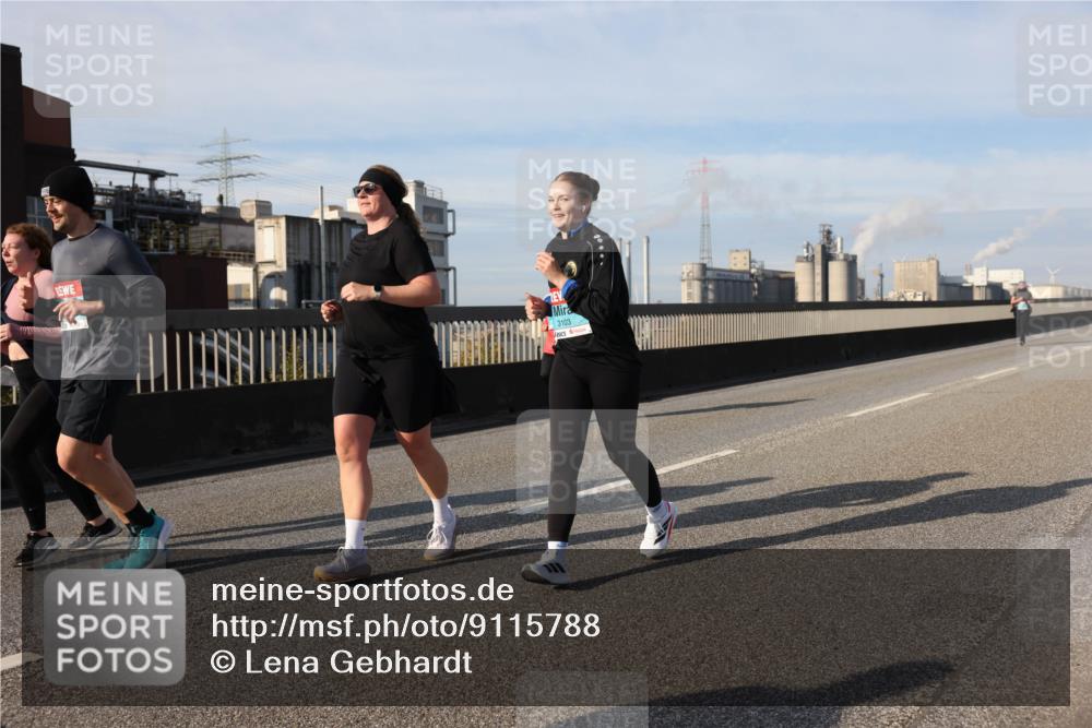 03.10.2025 - Köhlbrandbrückenlauf Lena Gebhardt http://msf.ph/oto/9115788 03.10.2025 10:18:32 Position 2 3103 meine-sportfotos.de