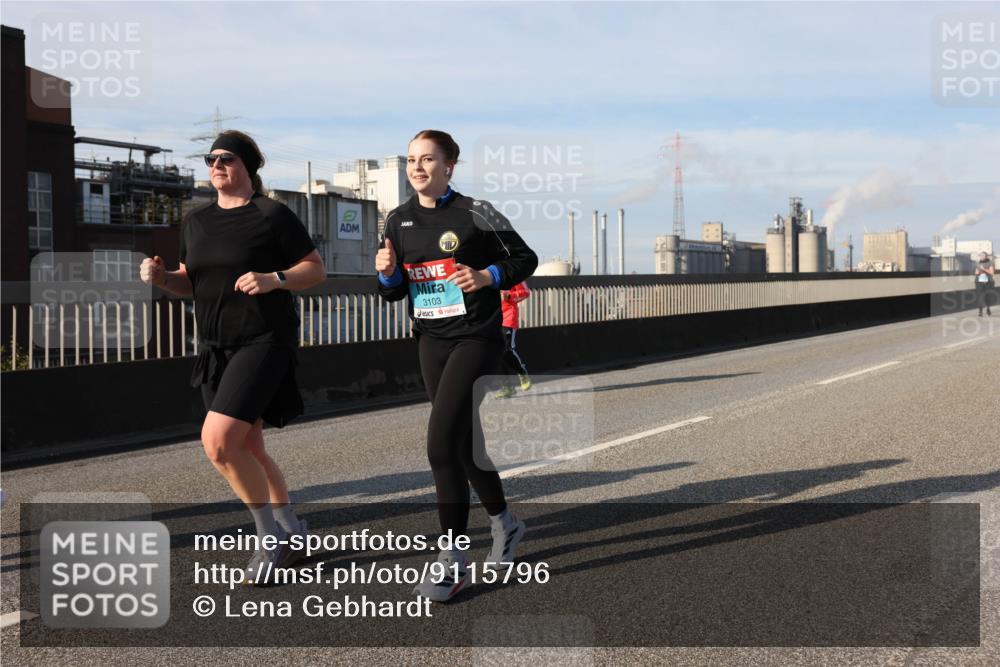 03.10.2025 - Köhlbrandbrückenlauf Lena Gebhardt http://msf.ph/oto/9115796 03.10.2025 10:18:32 Position 2 3103 meine-sportfotos.de