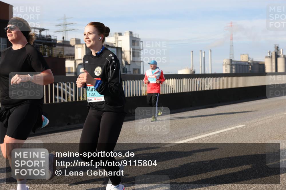 03.10.2025 - Köhlbrandbrückenlauf Lena Gebhardt http://msf.ph/oto/9115804 03.10.2025 10:18:33 Position 2 3103 meine-sportfotos.de